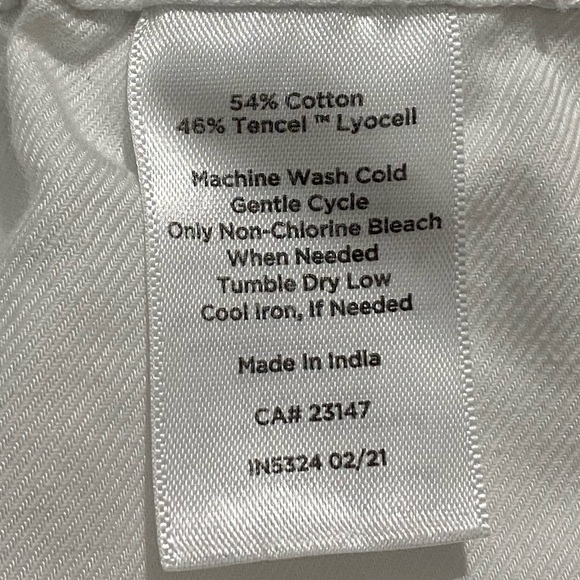 Talbots || Woman’s white shorts size Xl Petite - Picture 6 of 6